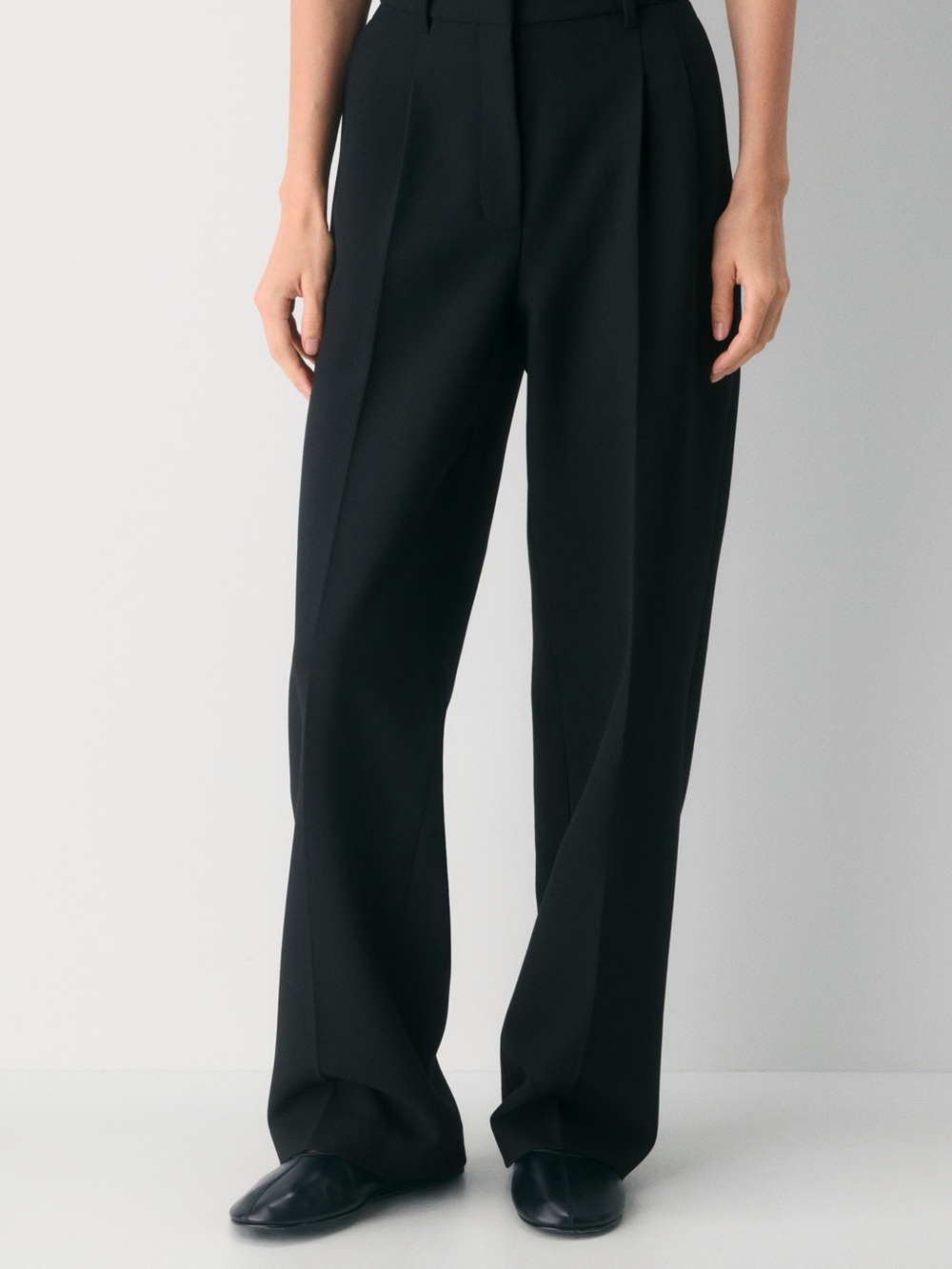 Aritzia Black Wide-Leg Tailored Trousers